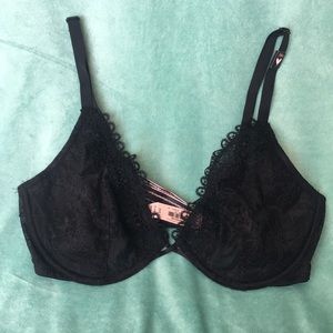 Victoria’s Secret very sexy lace bra